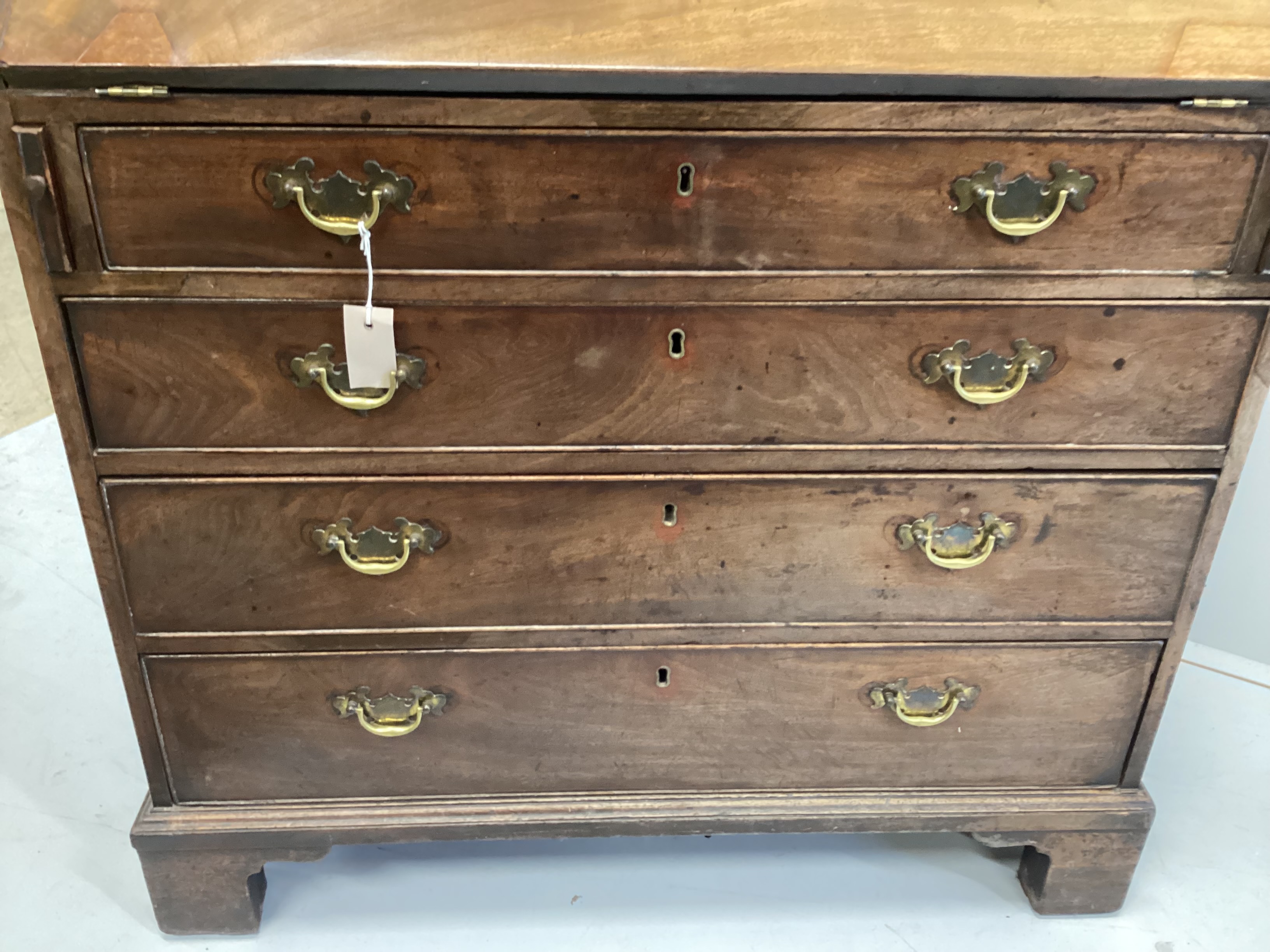 A George III mahogany bureau, width 94cm, depth 54cm, height 106cm